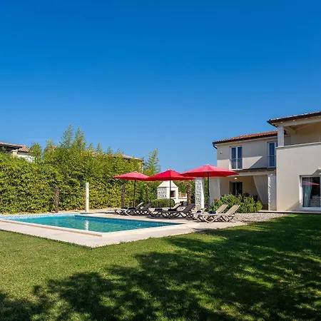 Prázdninový dům Traumhafte Mit Meerblick, Privatpool, Babybett, Bbq-bereich, Waschmaschine