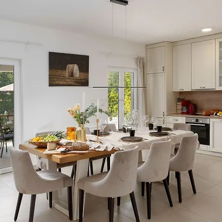 Traumhafte Mit Meerblick, Privatpool, Babybett, Bbq-bereich, Waschmaschine Vikendica Kastelir