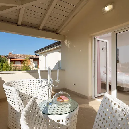 Traumhafte Mit Meerblick, Privatpool, Babybett, Bbq-bereich, Waschmaschine * Kaštelir