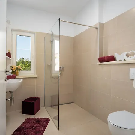 Traumhafte Mit Meerblick, Privatpool, Babybett, Bbq-bereich, Waschmaschine * Kaštelir