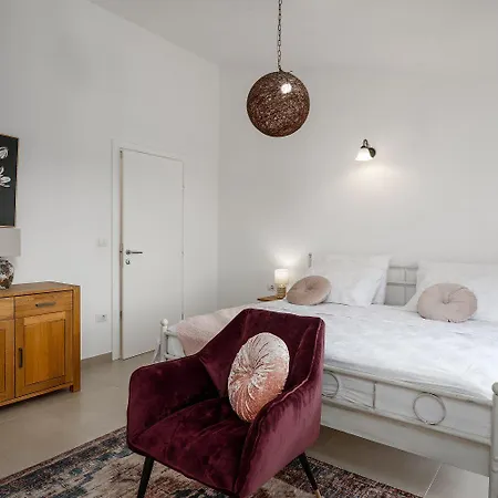 Prázdninový dům Traumhafte Mit Meerblick, Privatpool, Babybett, Bbq-bereich, Waschmaschine Kaštelir