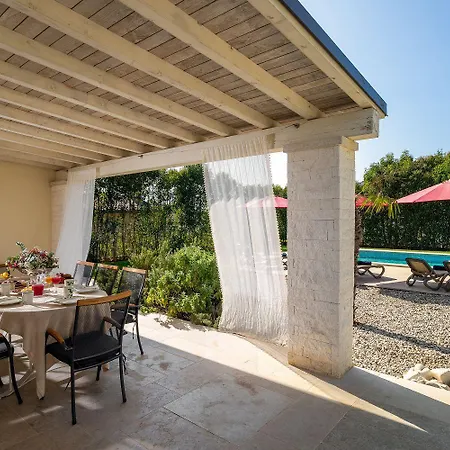 Prázdninový dům Traumhafte Mit Meerblick, Privatpool, Babybett, Bbq-bereich, Waschmaschine