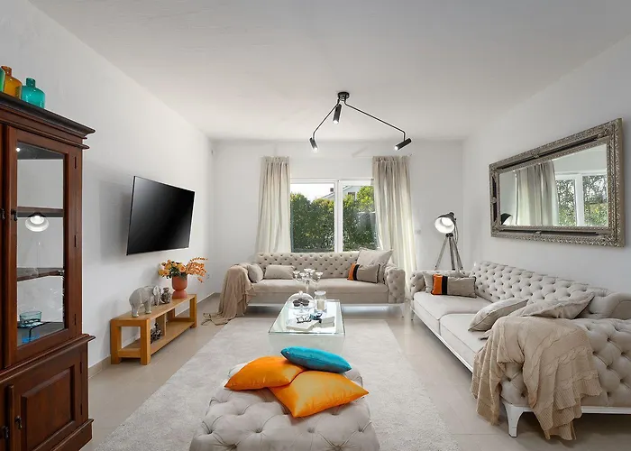 Vikendica Traumhafte Mit Meerblick, Privatpool, Babybett, Bbq-bereich, Waschmaschine *