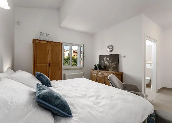 Vikendica Traumhafte Mit Meerblick, Privatpool, Babybett, Bbq-bereich, Waschmaschine *